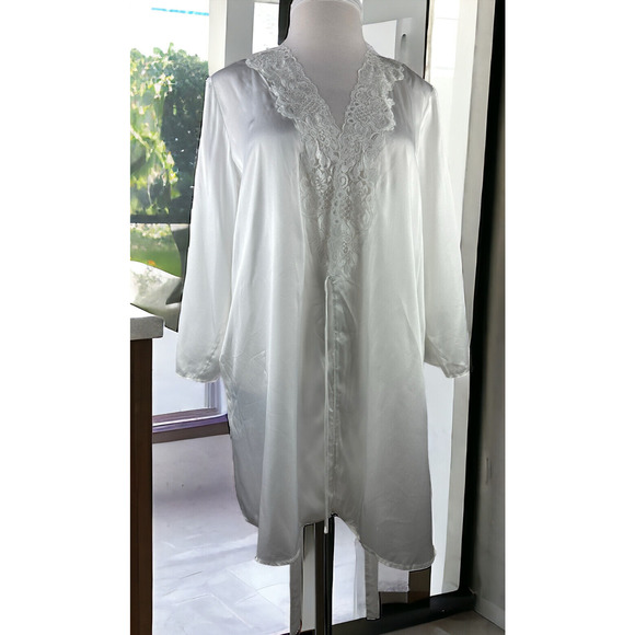 Oscar De La Renta Lace Trim Robe Satin Like Always A Bride White Plus Size 1X - Picture 2 of 12
